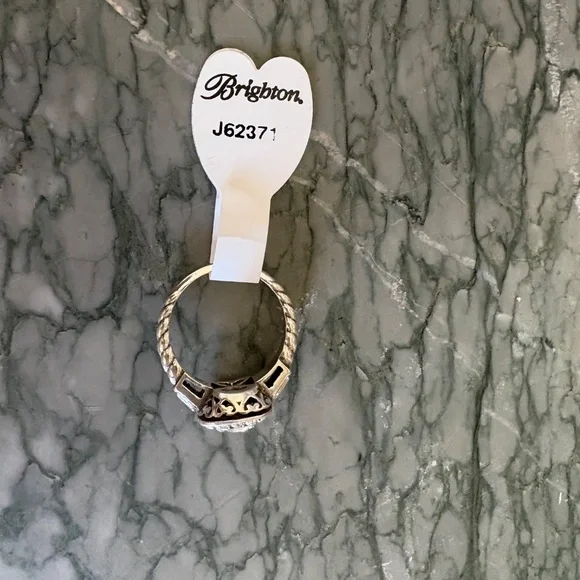 NWT Reina Ring size 8